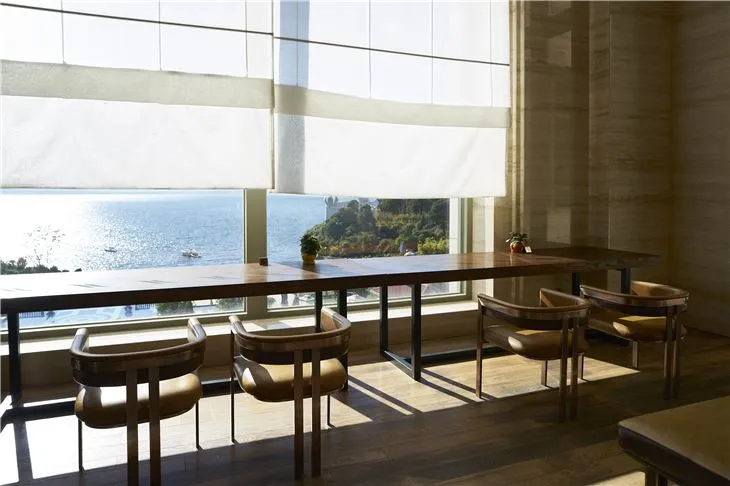 Hotel Wooden Bar Table